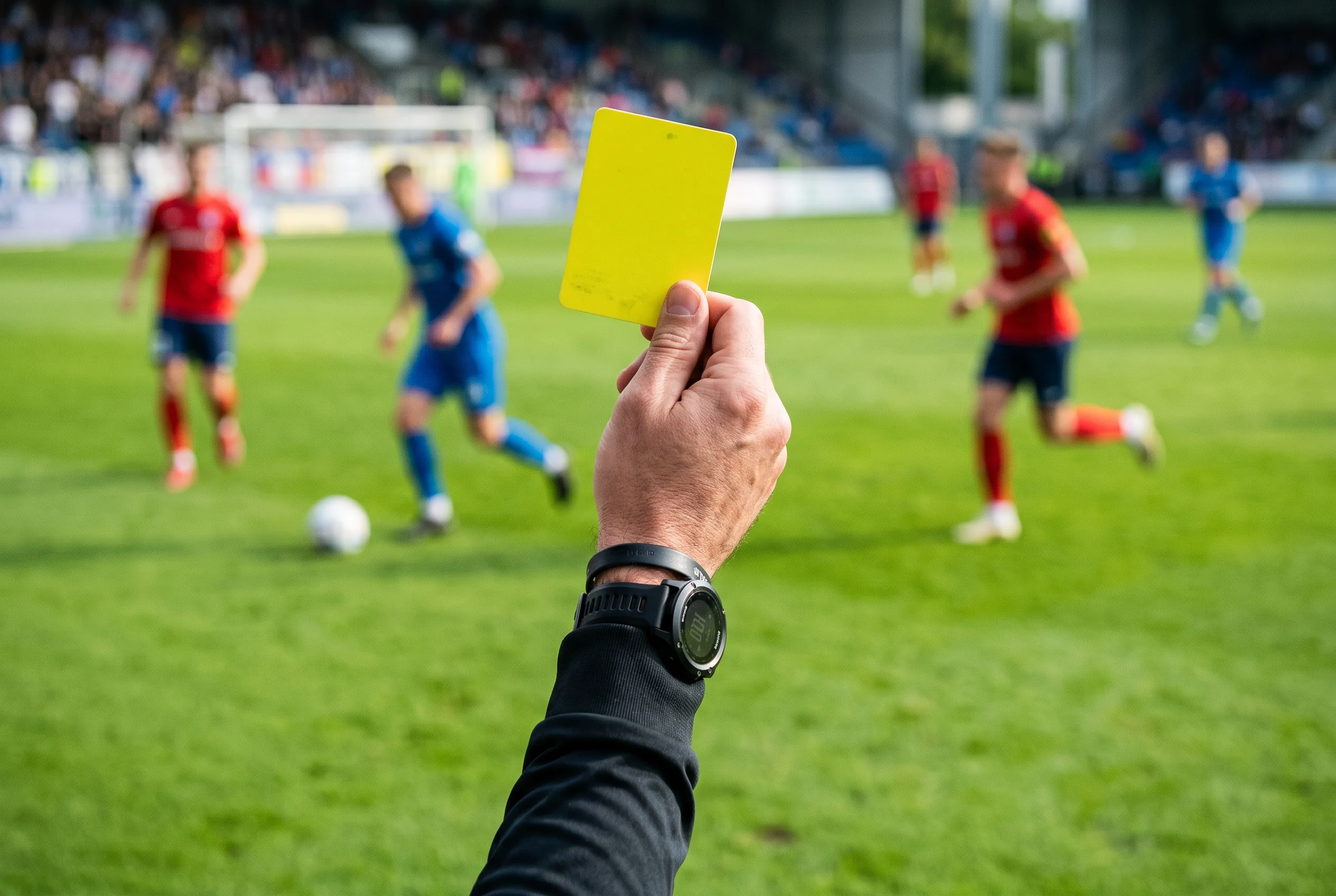 Data-analyse van de invloed van scheidsrechters op Eredivisie-weddenschappen met kaarten en strafschoppen